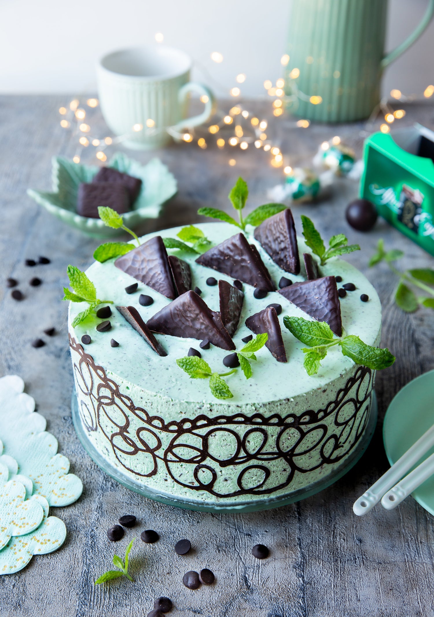 Kinuskikissan After Eight -jäätelökakku