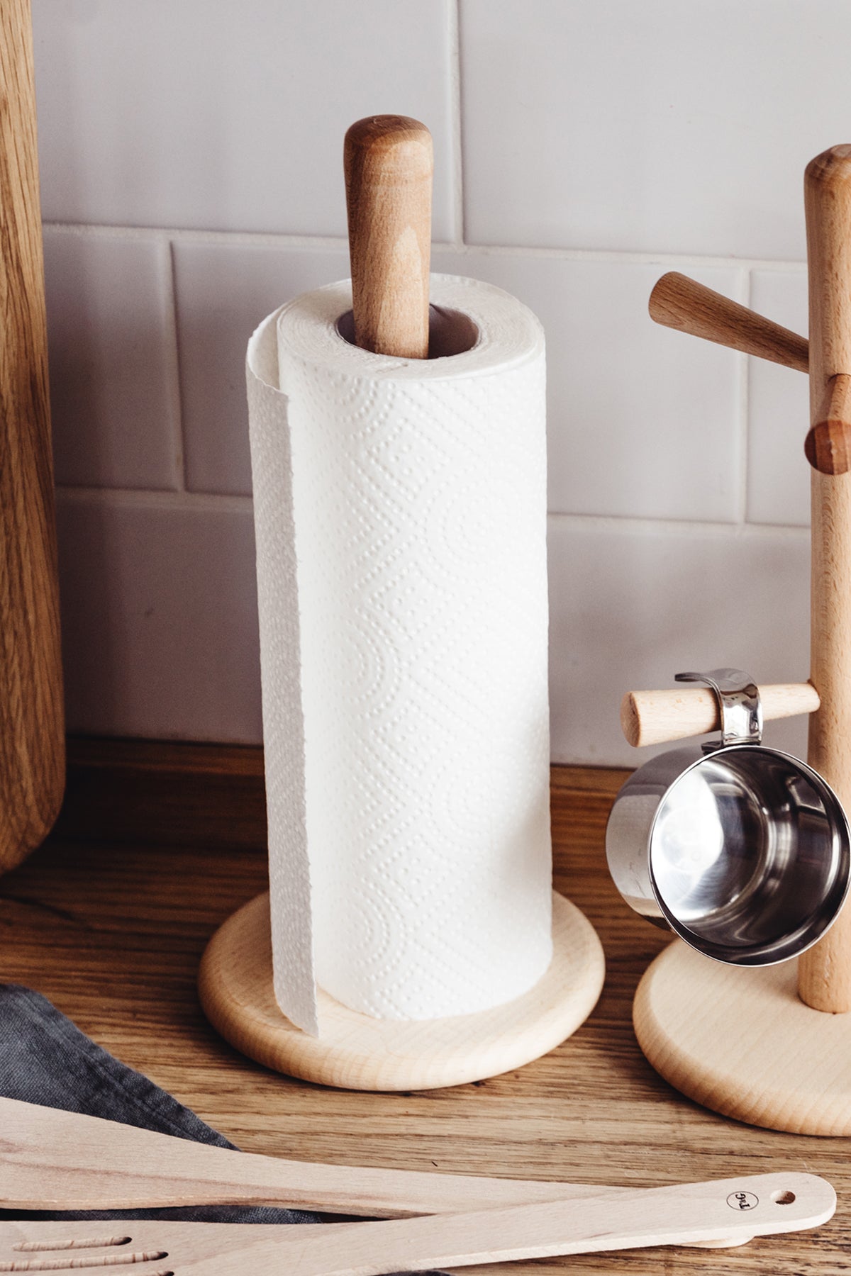 TALOUSPAPERITELINE, pyökkiä