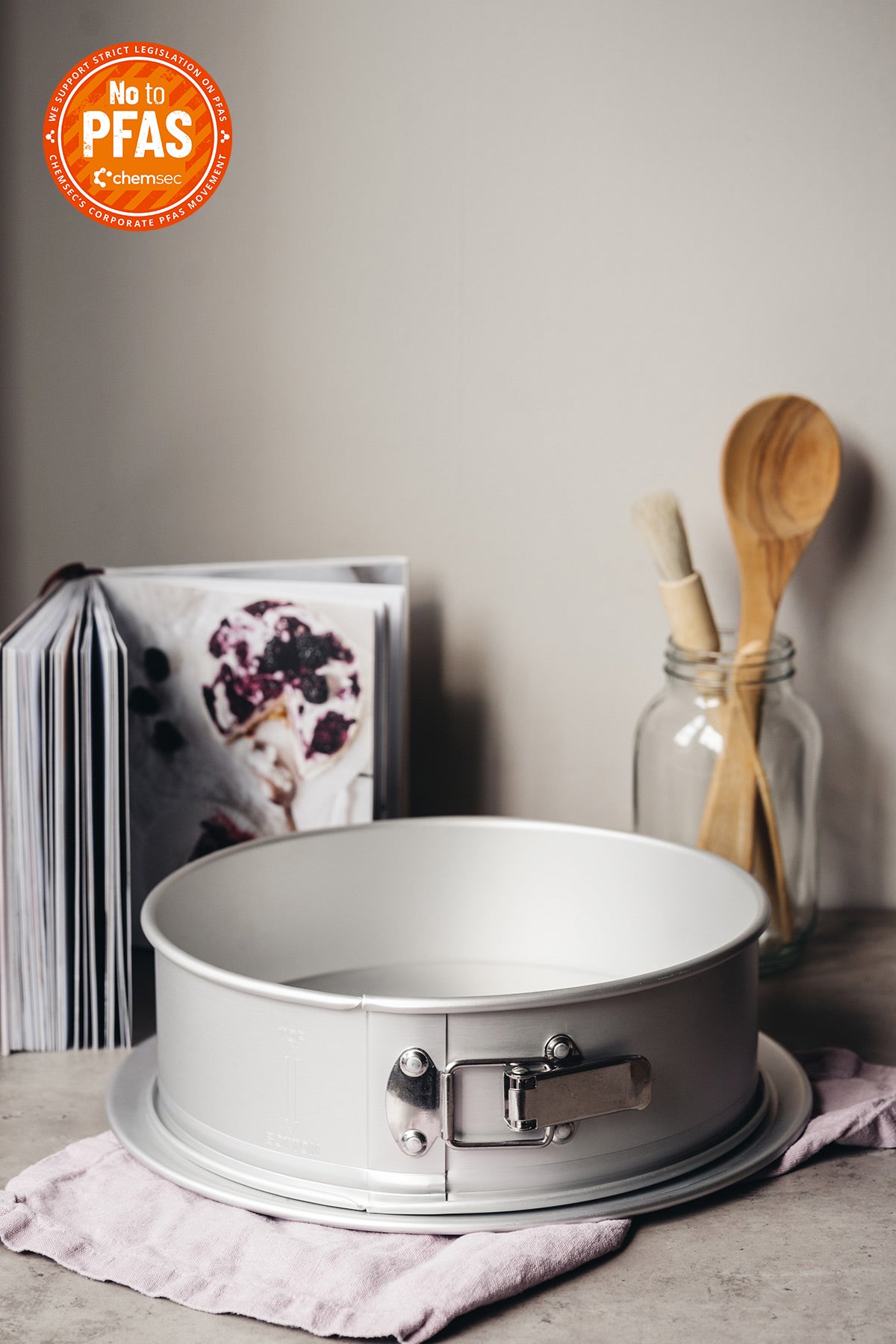 SPRINGFORM PAN 28x7,6 cm, 4,9 L, anodised aluminium – HEIROL