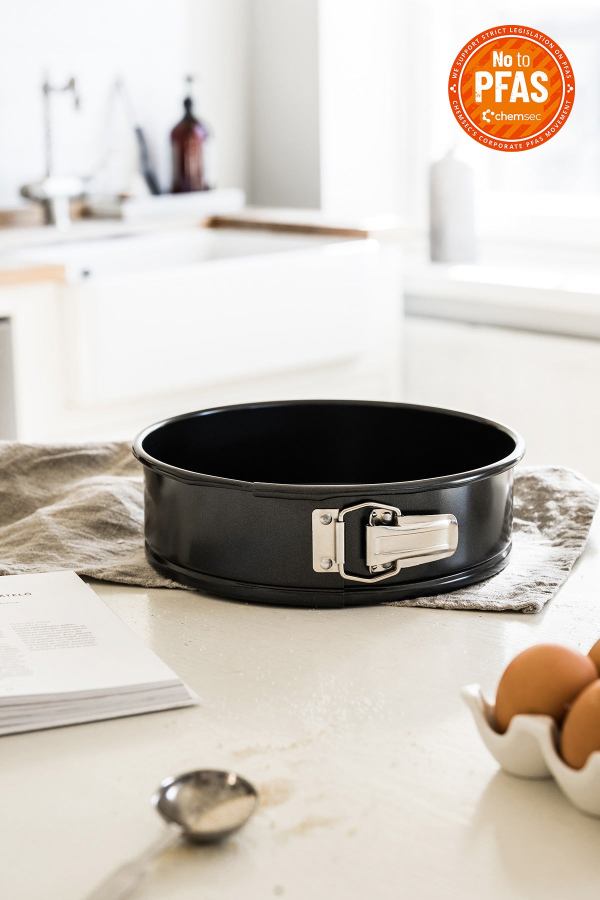 SPRINGFORM CAKE PAN Premium 20 cm L – HEIROL - Main Image