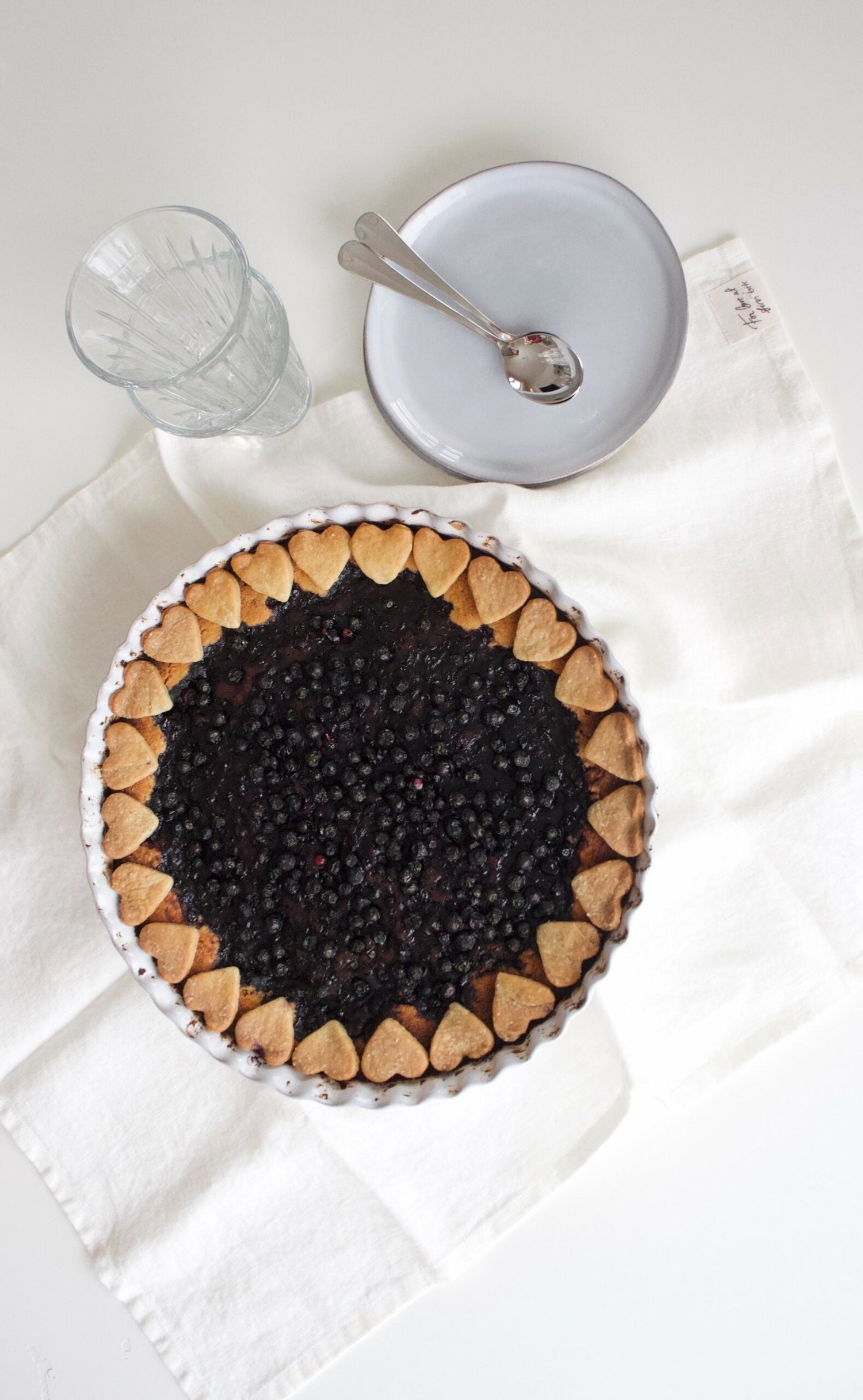 Gluteenitonta mustikkapiirakka ystävänpäiväksi