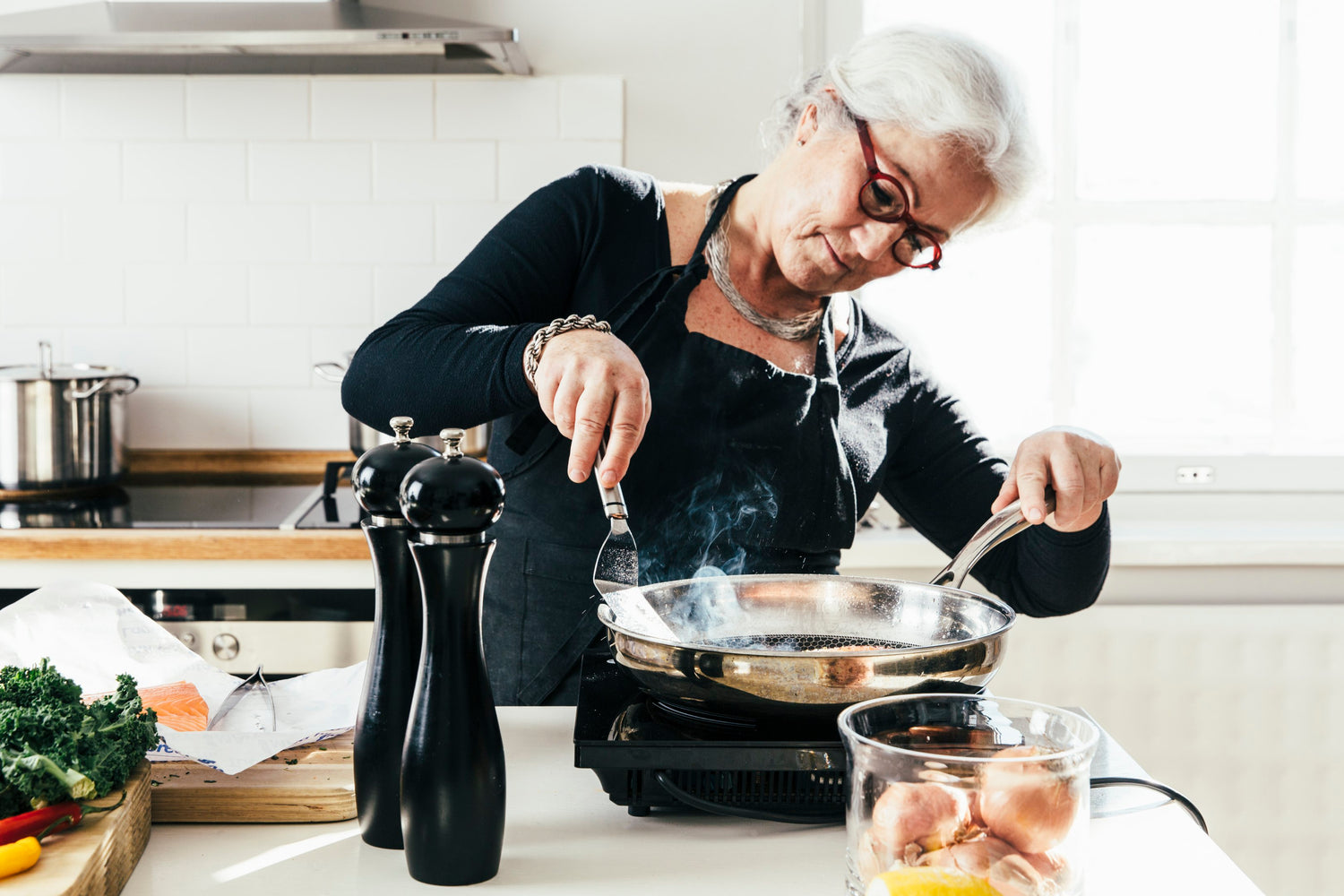 Kuinka suojella itseäsi PFAS-yhdisteiden haitoilta ruoanvalmistuksessa?