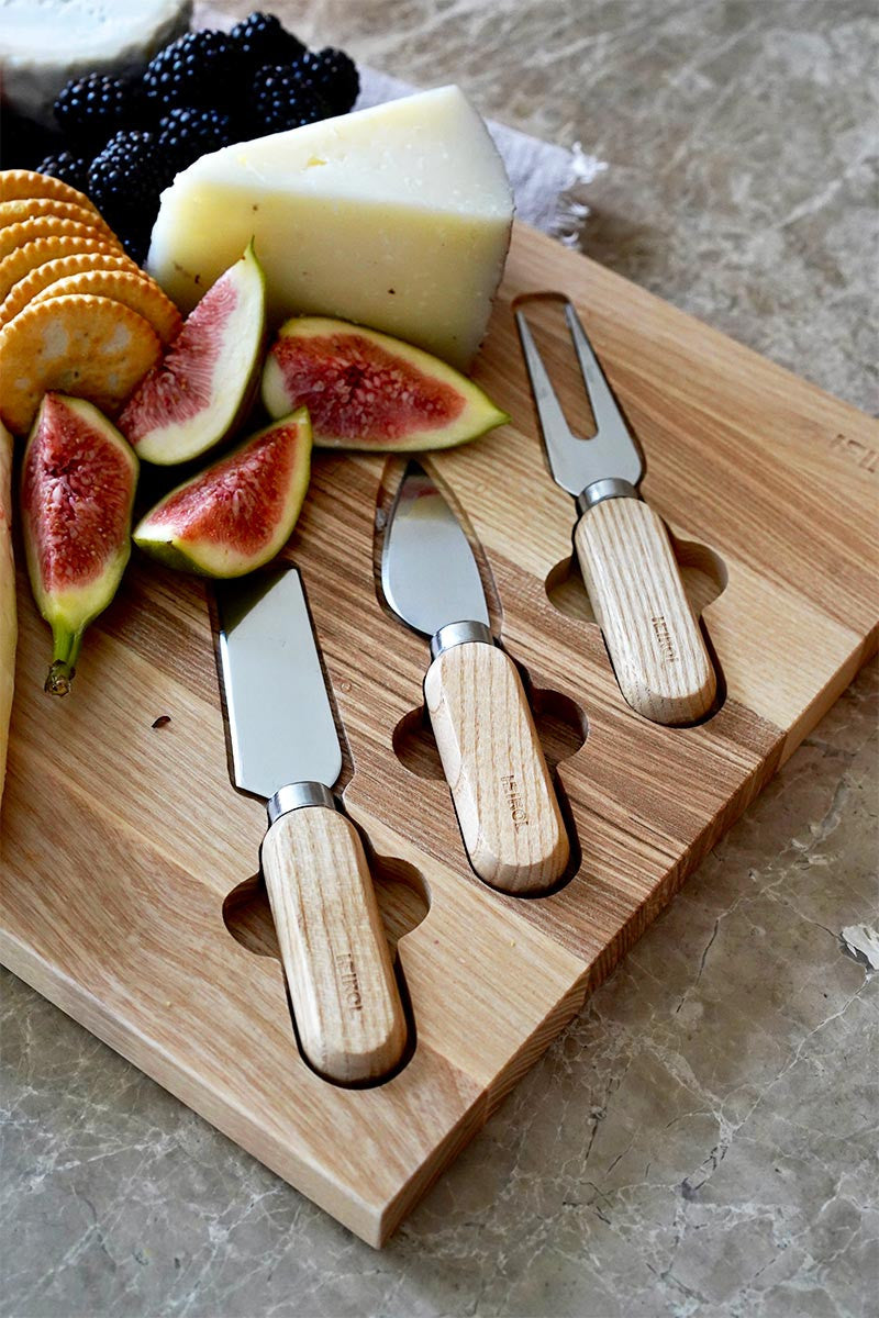 CHEESE KNIFE SET WITH BOARD 33x25x2 cm