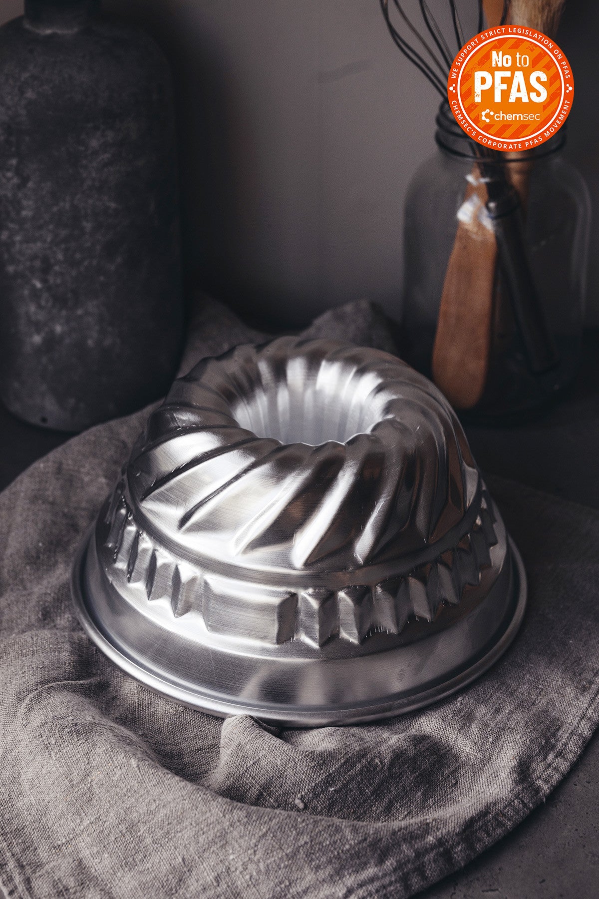 FLUTED CAKE PAN aluminium 20 cm 2,2 L