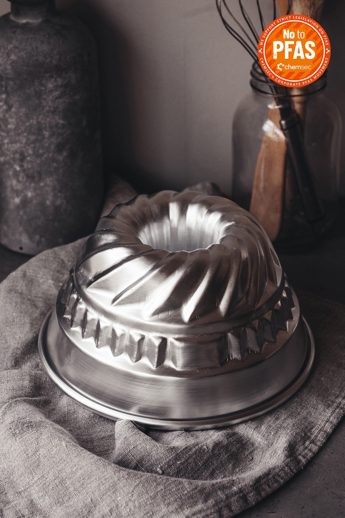 FLUTED CAKE PAN aluminium 22 cm 2,5 L