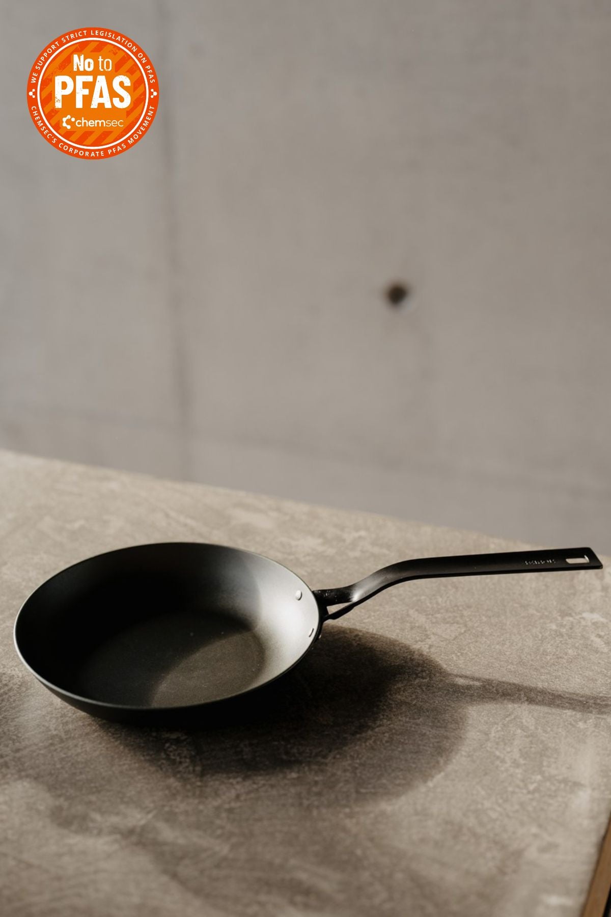 FRYING PAN 24 cm Blacksteel Pro